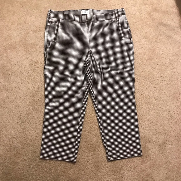 elle pull on capri mid rise